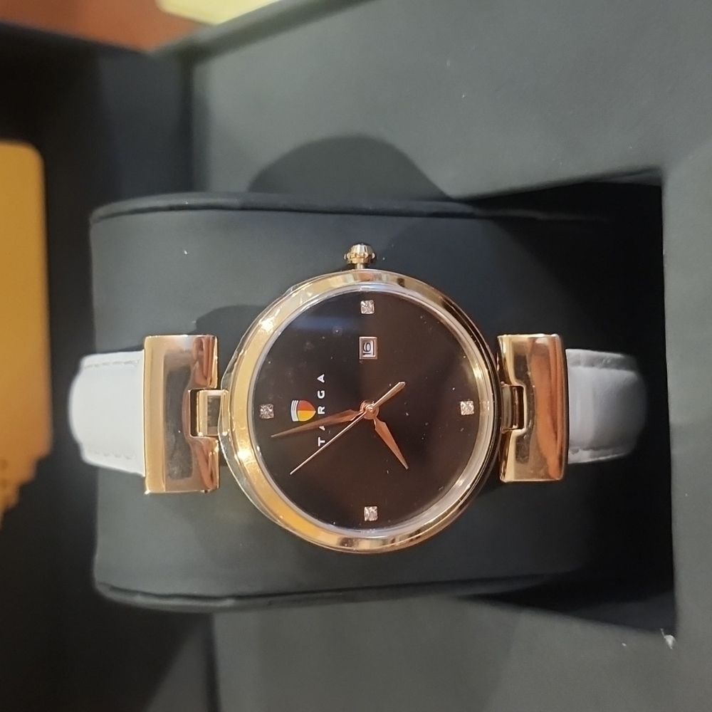 NWT LADIES LUXURY LEATHER WATCH - Picture 2 of 4